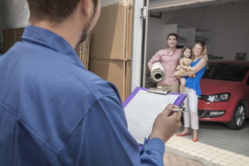 Expert unpacking assistance in a modern setting