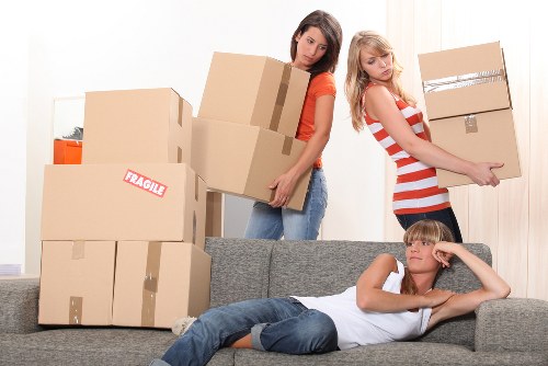 Professional Kensington man with van assisting with packing